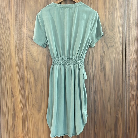 Cloth and Stone sage green dress with elastic detail & reversible waist tie. - Picture 7 of 7